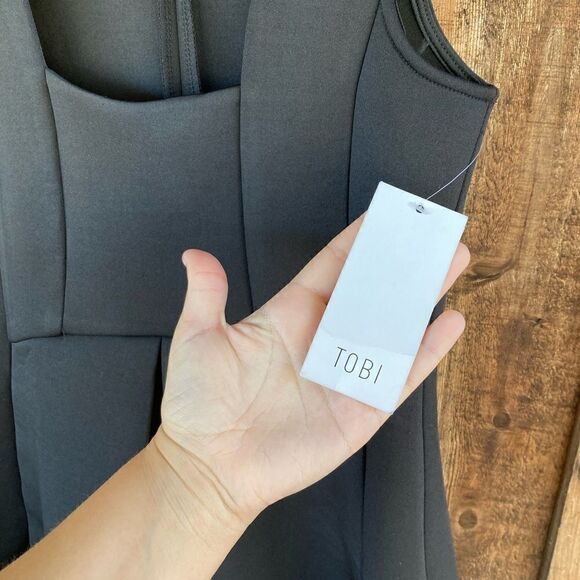 Tobi Sleeveless Square Neck Black Pleated Pocket Mini Skater Dress - Picture 6 of 7